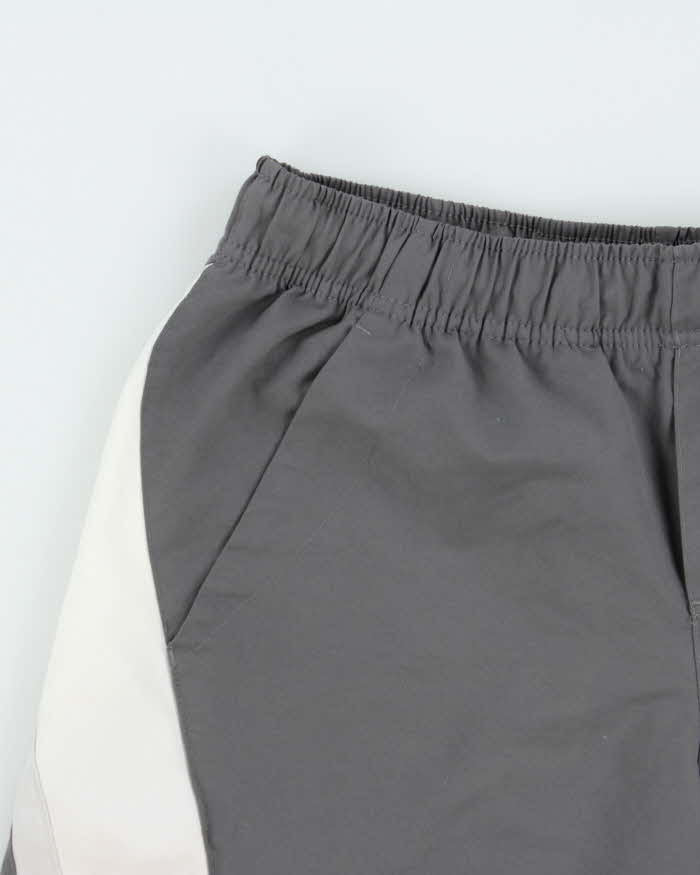 Vintage Y2K 00s Nike Embroidered Soft Shell Loose Fit Shorts - S