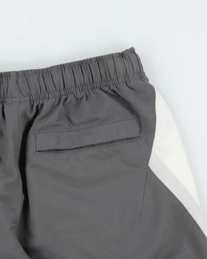 Vintage Y2K 00s Nike Embroidered Soft Shell Loose Fit Shorts - S