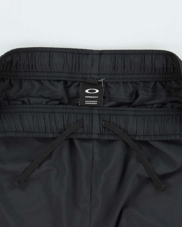 Vintage Oakley Soft Shell Loose Performance Fit Shorts - L