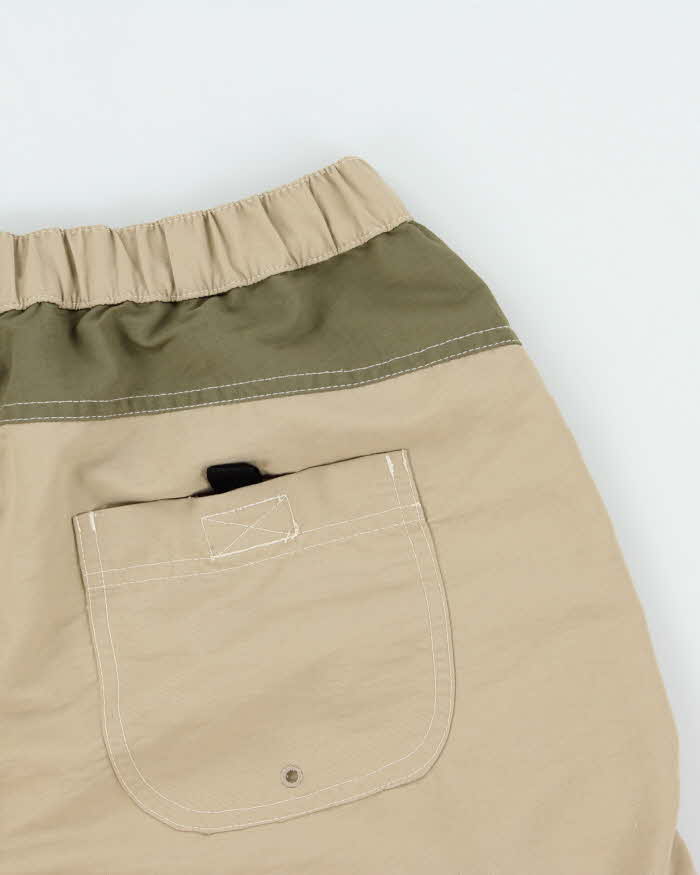 Vintage Y2K 00s Helly Hansen Loose Fit Khaki Shell Active Shorts - XL