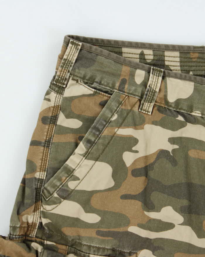 Vintage Y2K 00s Levi's White Tab Duck Camo Loose Fit Canvas Cargo Shorts - W36