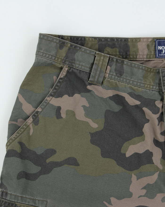 Vintage The North Face Heritage Loose Fit Woodland Camo Canvas Cargo Shorts - W36