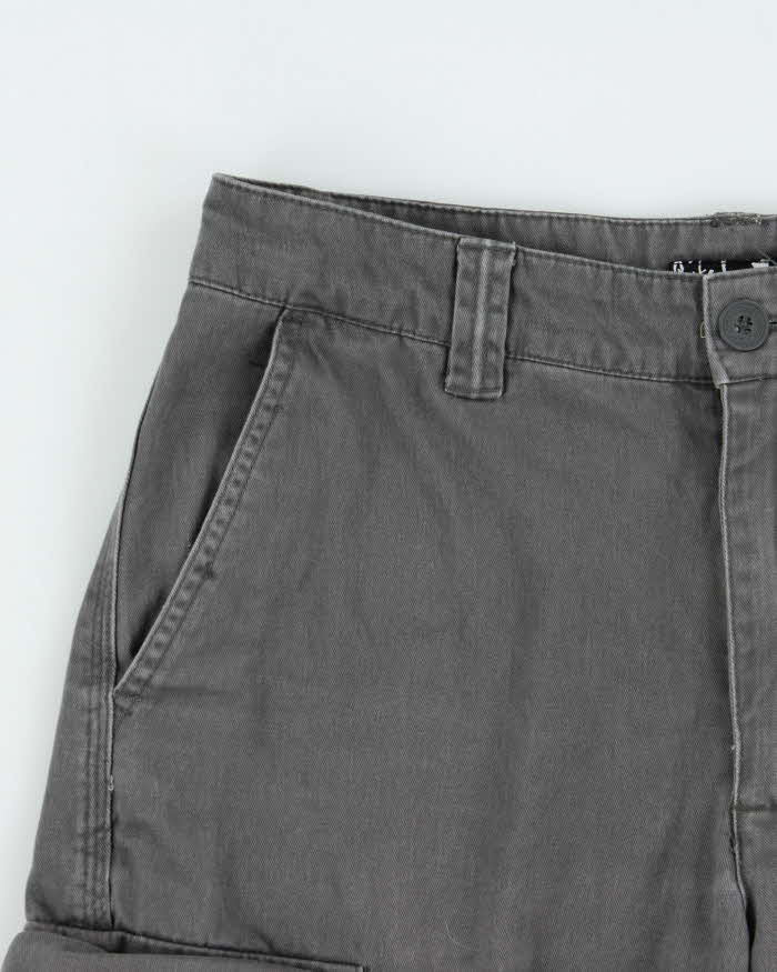 Vintage Y2K 00s Quiksilver Loose Fit Canvas Cargo Shorts - W29