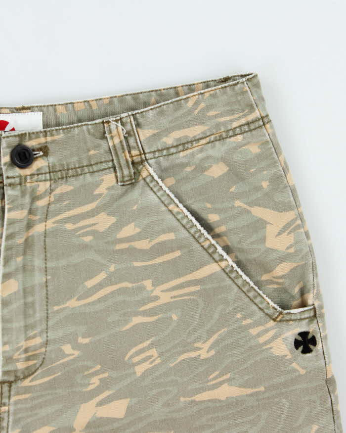 Vintage Y2K 00s Independent Truck Co. Relaxed Fit Camo Cargo Skater Shorts - W34