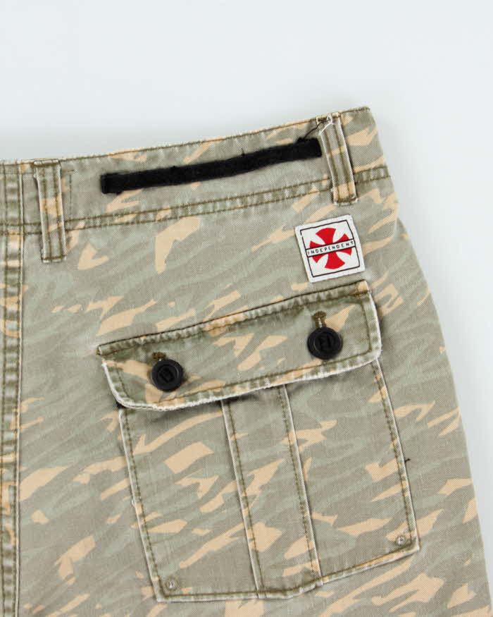 Vintage Y2K 00s Independent Truck Co. Relaxed Fit Camo Cargo Skater Shorts - W34