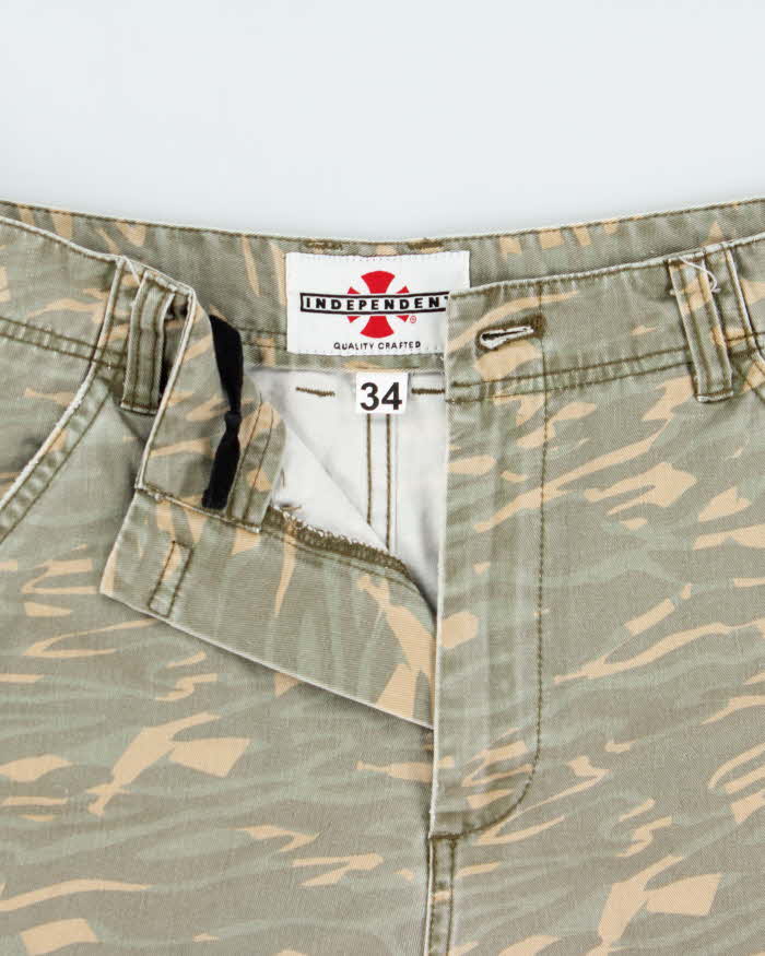 Vintage Y2K 00s Independent Truck Co. Relaxed Fit Camo Cargo Skater Shorts - W34