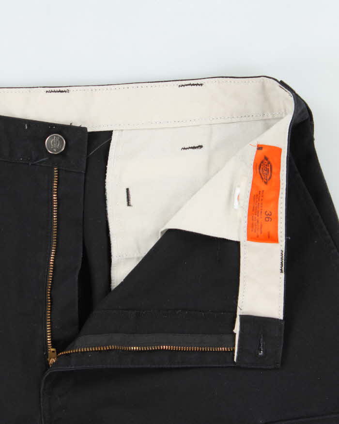 Vintage Dickies 11" Loose Fit Multi-Pocket Cargo Chino Shorts - W36