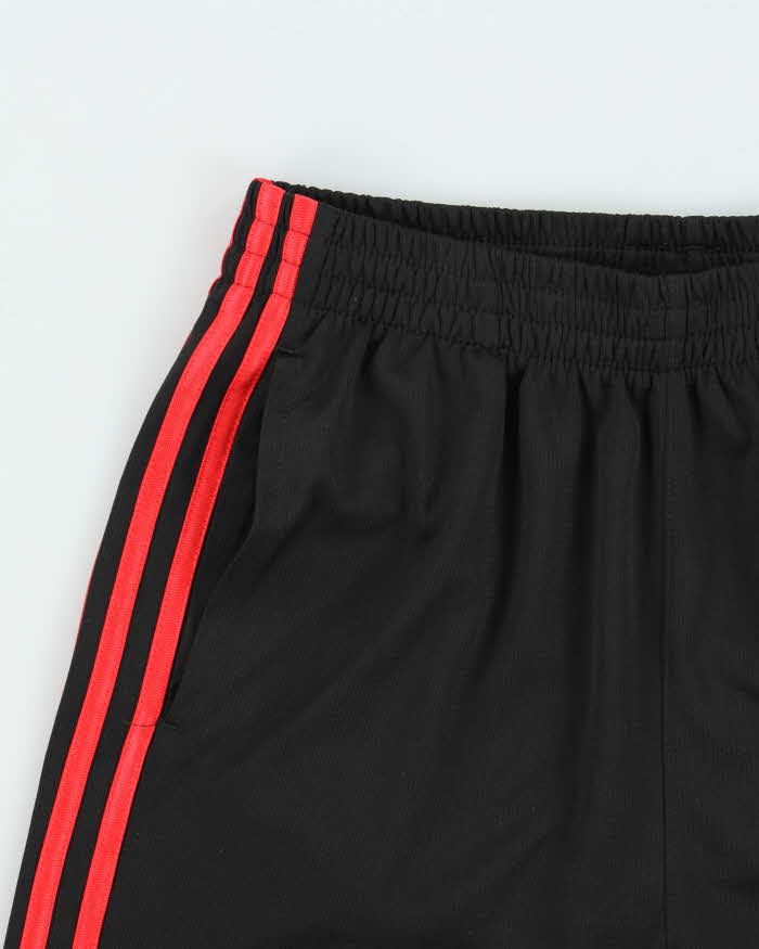 Vintage Adidas 8" Relaxed Fit Satin 3-Stripe Pocket Sports Shorts - XL