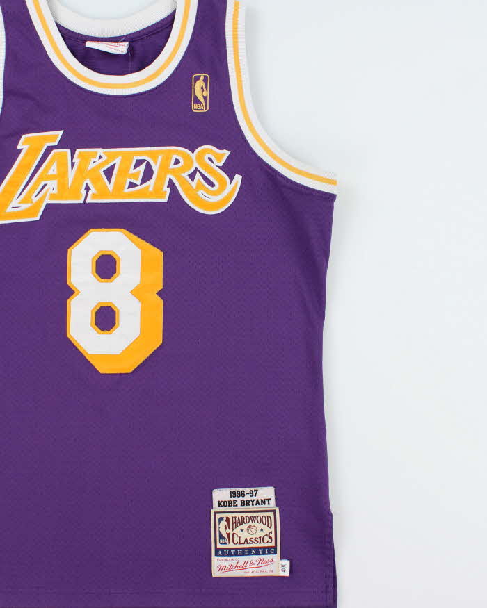 Mitchell & Ness Hardwood Classics LA Lakers 1996-97 Kobe Bryant #8 Stitched Home Jersey - M