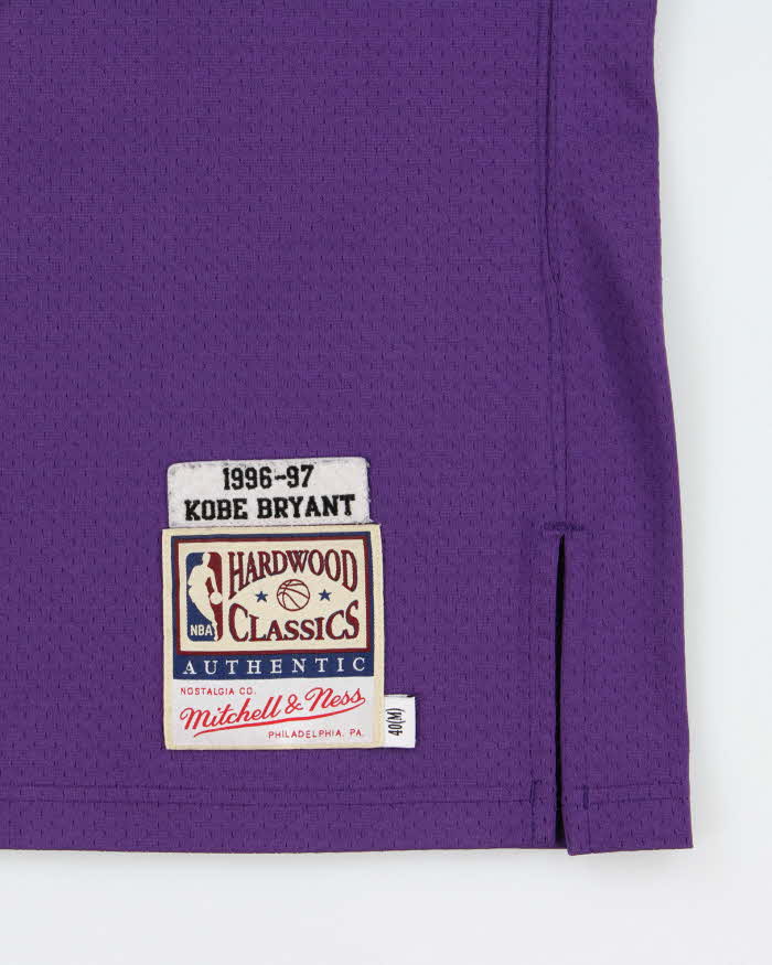 Mitchell & Ness Hardwood Classics LA Lakers 1996-97 Kobe Bryant #8 Stitched Home Jersey - M