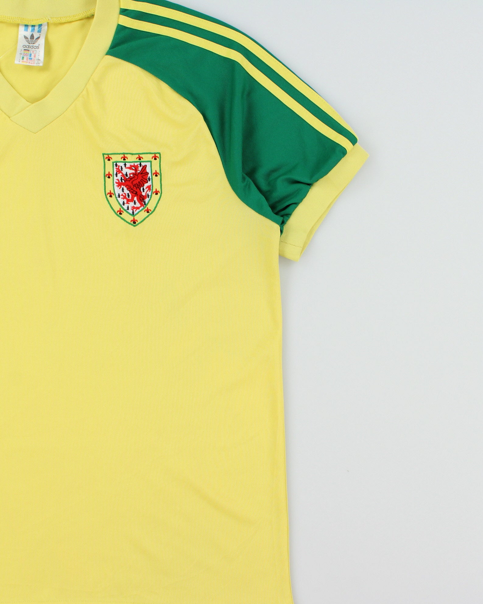 Vintage 1980-82 Adidas Originals Wales Retro Short Sleeve Away Football Shirt - L