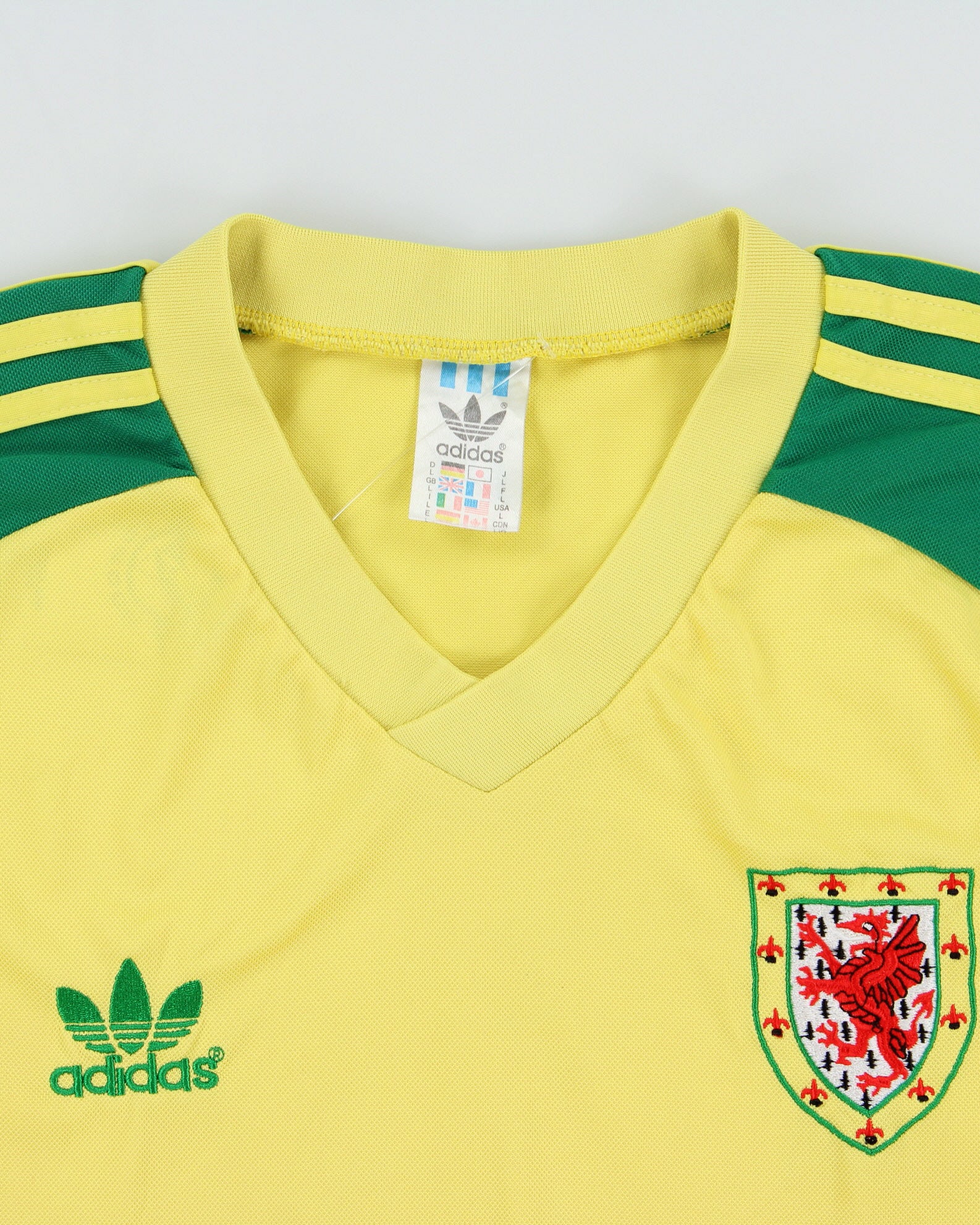 Vintage 1980-82 Adidas Originals Wales Retro Short Sleeve Away Football Shirt - L