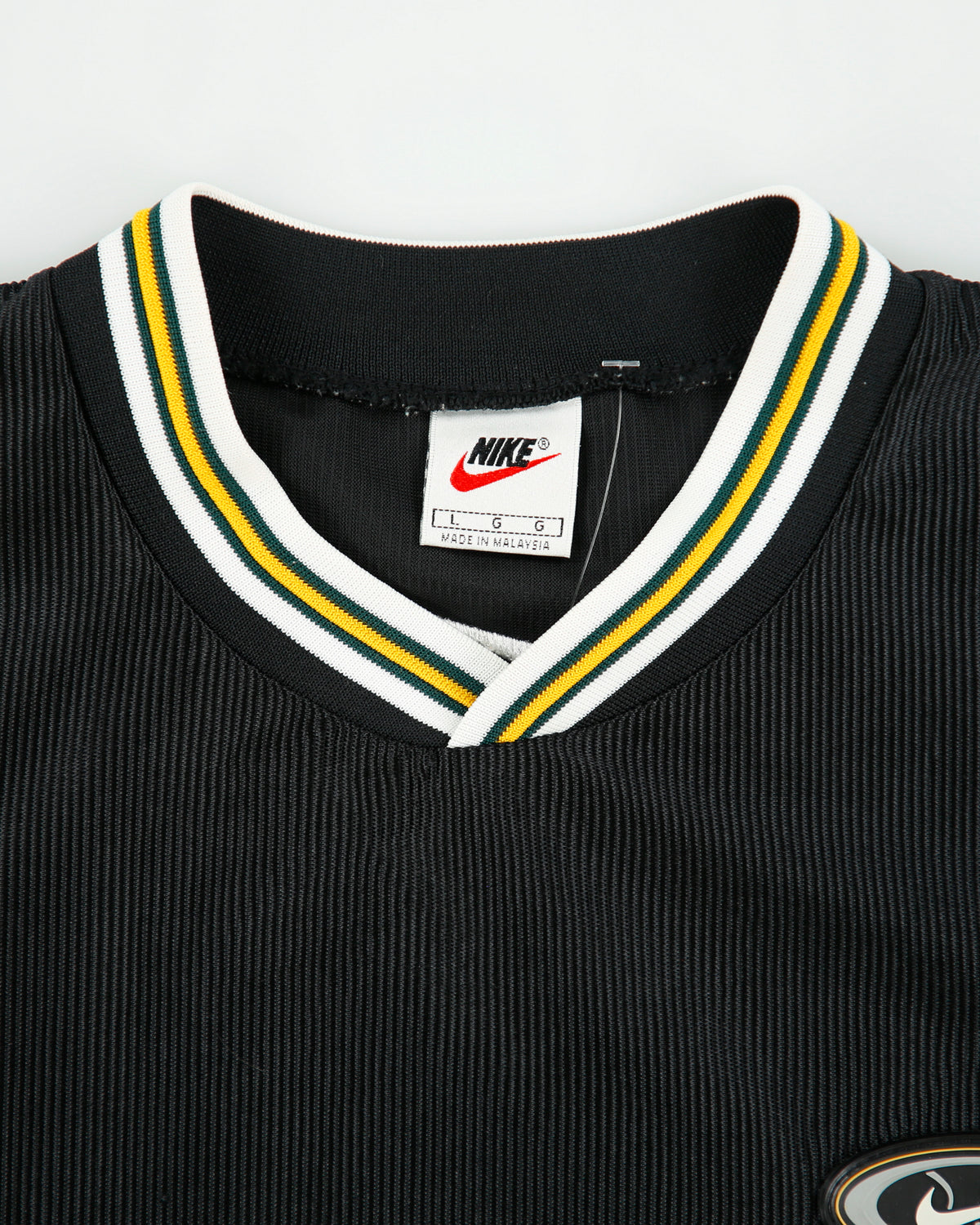 Vintage 1997 Nike Heavyweight Rib Short Sleeve Warm-Up Basketball Jersey - L