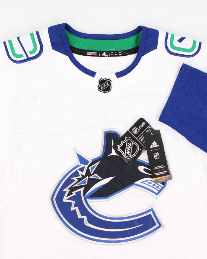 Vintage Green NHL x Calgary Canucks Sports Jersey - M