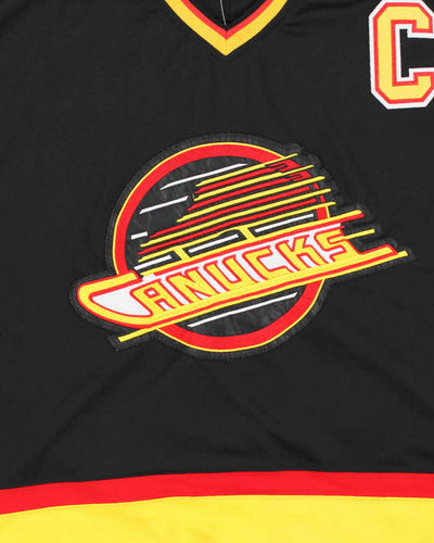 Vintage 90's Vancouver Canucks NHL Oversized Hockey Jersey - XL