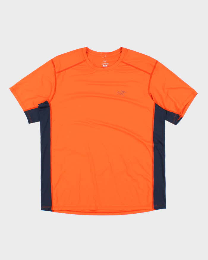 Vintage 2000's Arc'teryx Lightweight Small Logo Sports T-Shirt - L