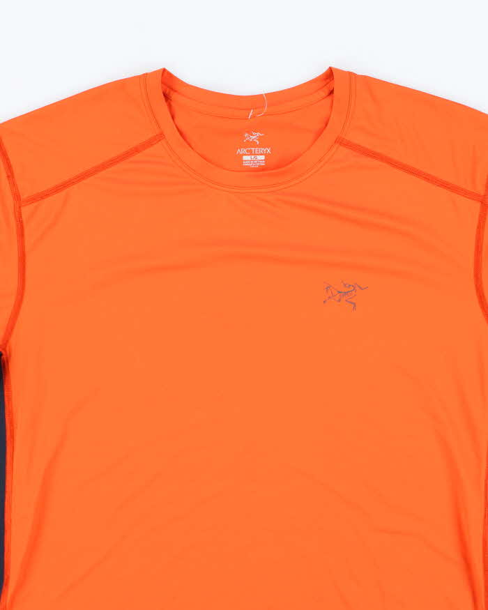 Vintage 2000's Arc'teryx Lightweight Small Logo Sports T-Shirt - L