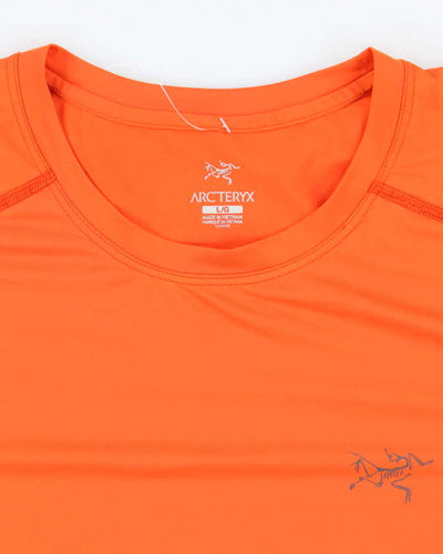 Vintage 2000's Arc'teryx Lightweight Small Logo Sports T-Shirt - L