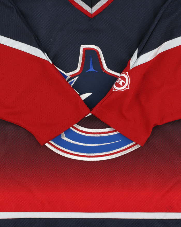 Vintage 2001-02 Koho Vancouver Canucks Gradient Maska Air Knit NHL Jersey - M