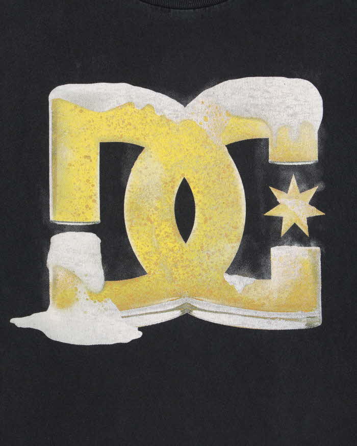 Vintage Y2K 00s DC Shoe Co. Beer Logo Heavyweight Crewneck T-Shirt - M