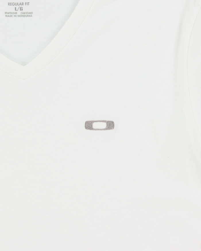 Vintage Oakley Embroidered O Logo Heavyweight V-Neck T-Shirt - L