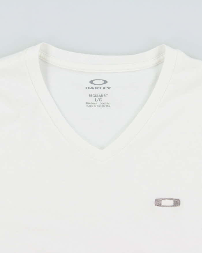 Vintage Oakley Embroidered O Logo Heavyweight V-Neck T-Shirt - L