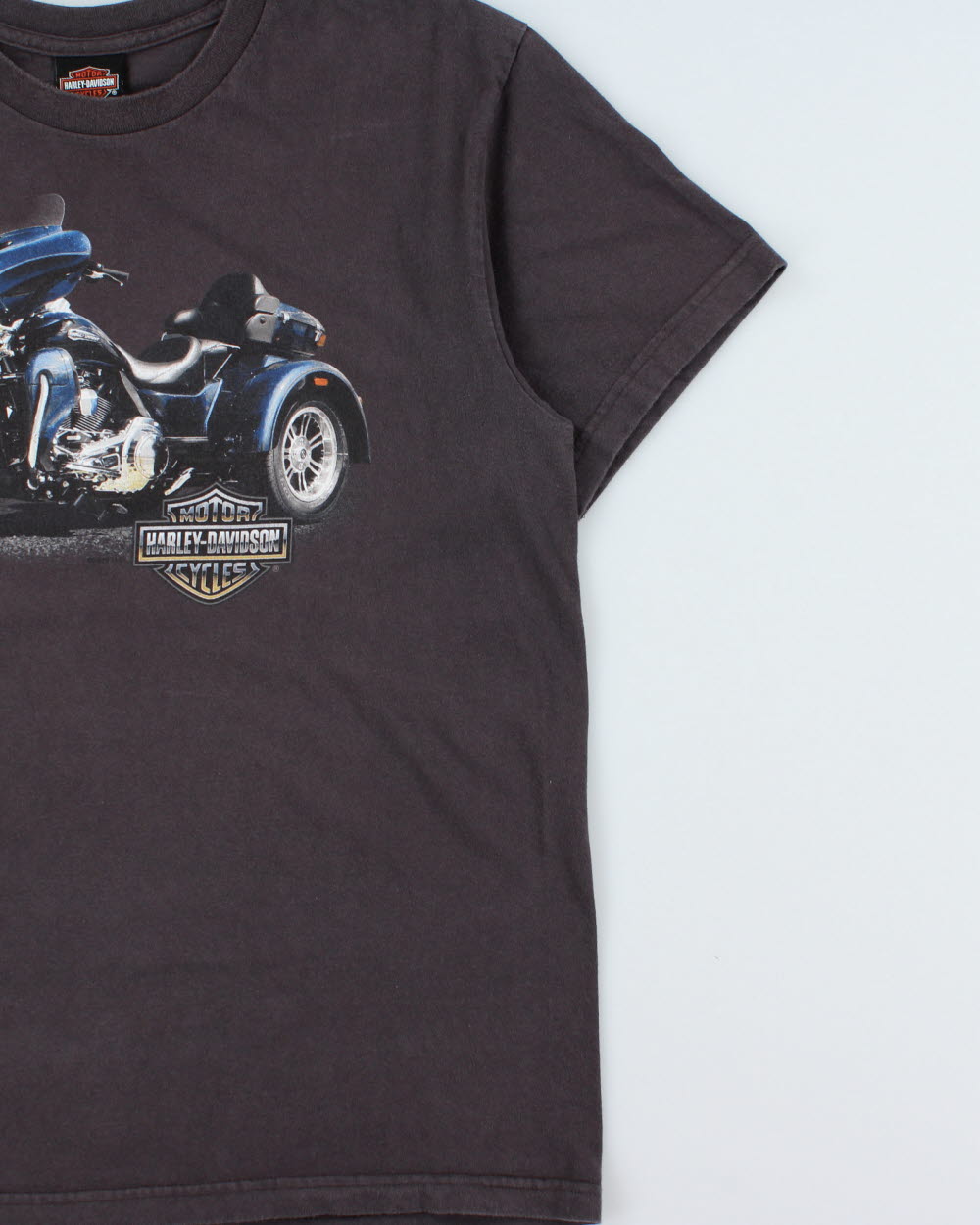 Vintage Harley Davidson Lone Wolf Trike Spokane WA Heavyweight Made In USA Crewneck T-Shirt - L