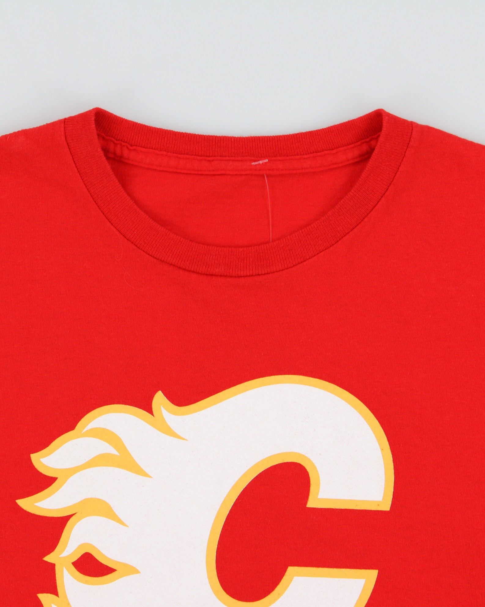 Vintage Y2K 00s Calgary Flames Heavyweight Boxy NHL Crewneck T-Shirt - S
