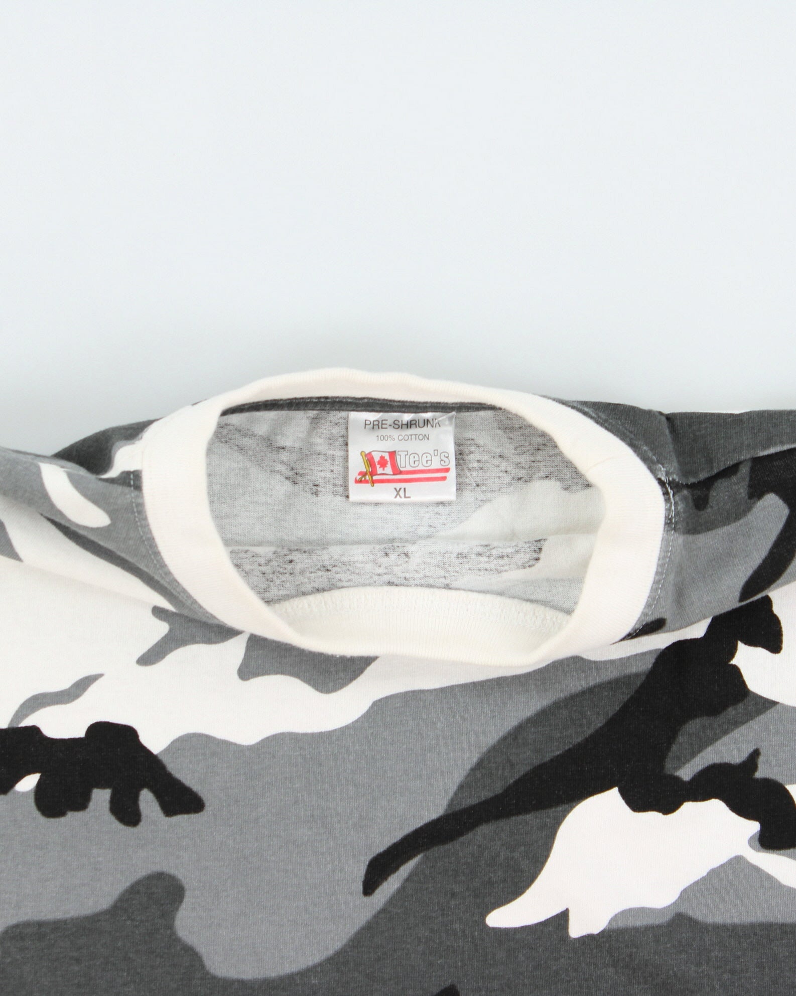 Vintage Y2K 00s Woodland Snow Camo Heavyweight Crewneck T-Shirt - M