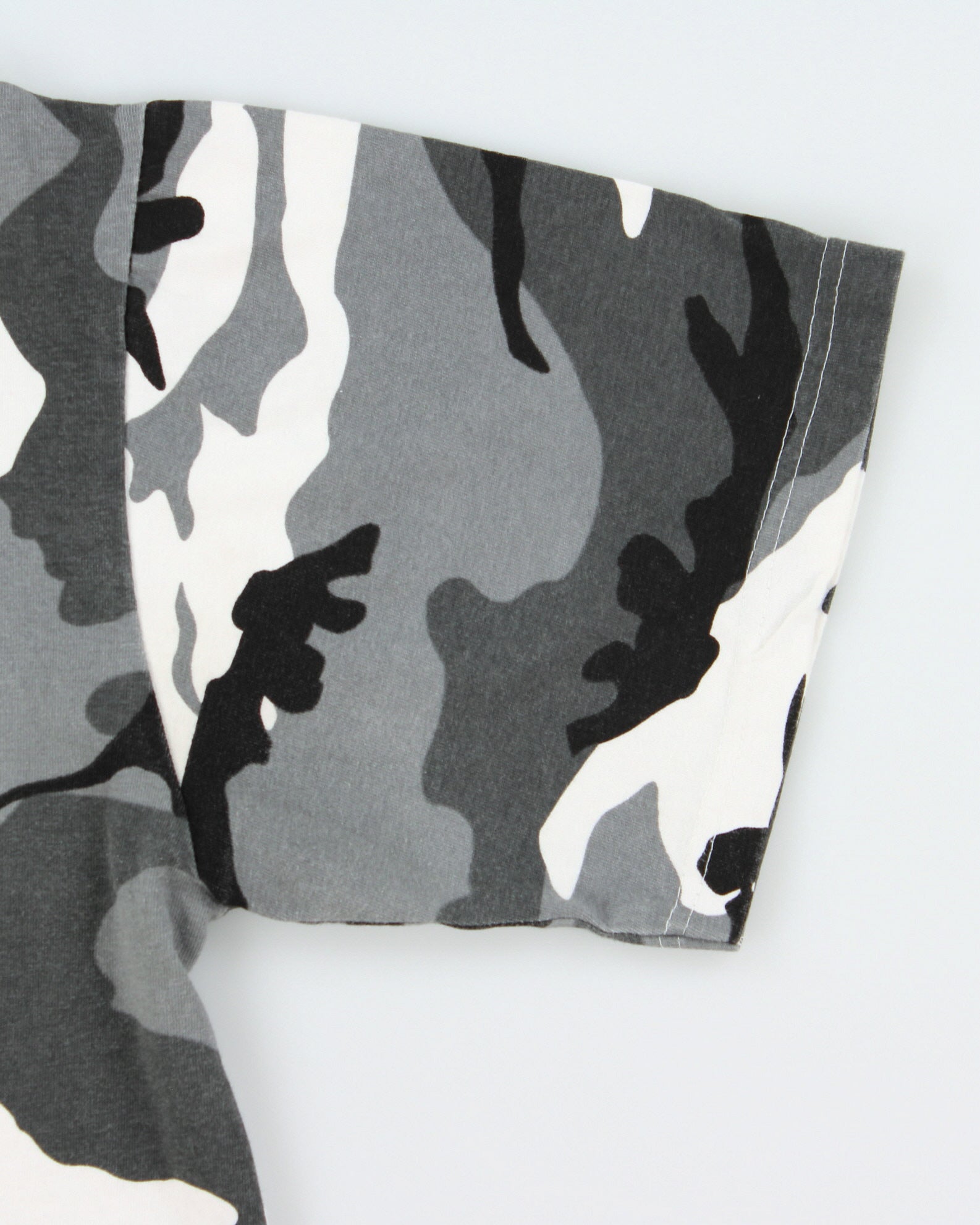 Vintage Y2K 00s Woodland Snow Camo Heavyweight Crewneck T-Shirt - M