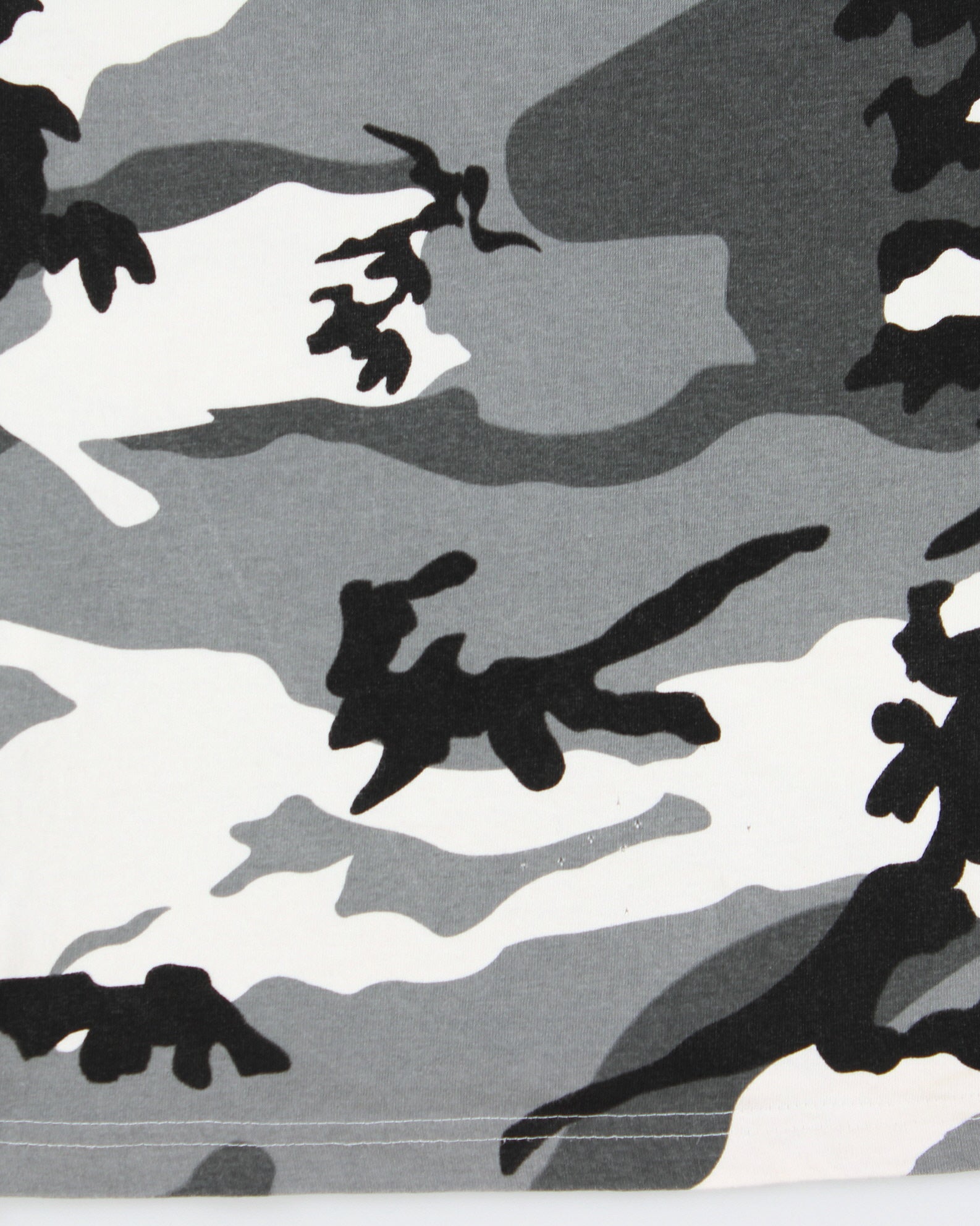 Vintage Y2K 00s Woodland Snow Camo Heavyweight Crewneck T-Shirt - M