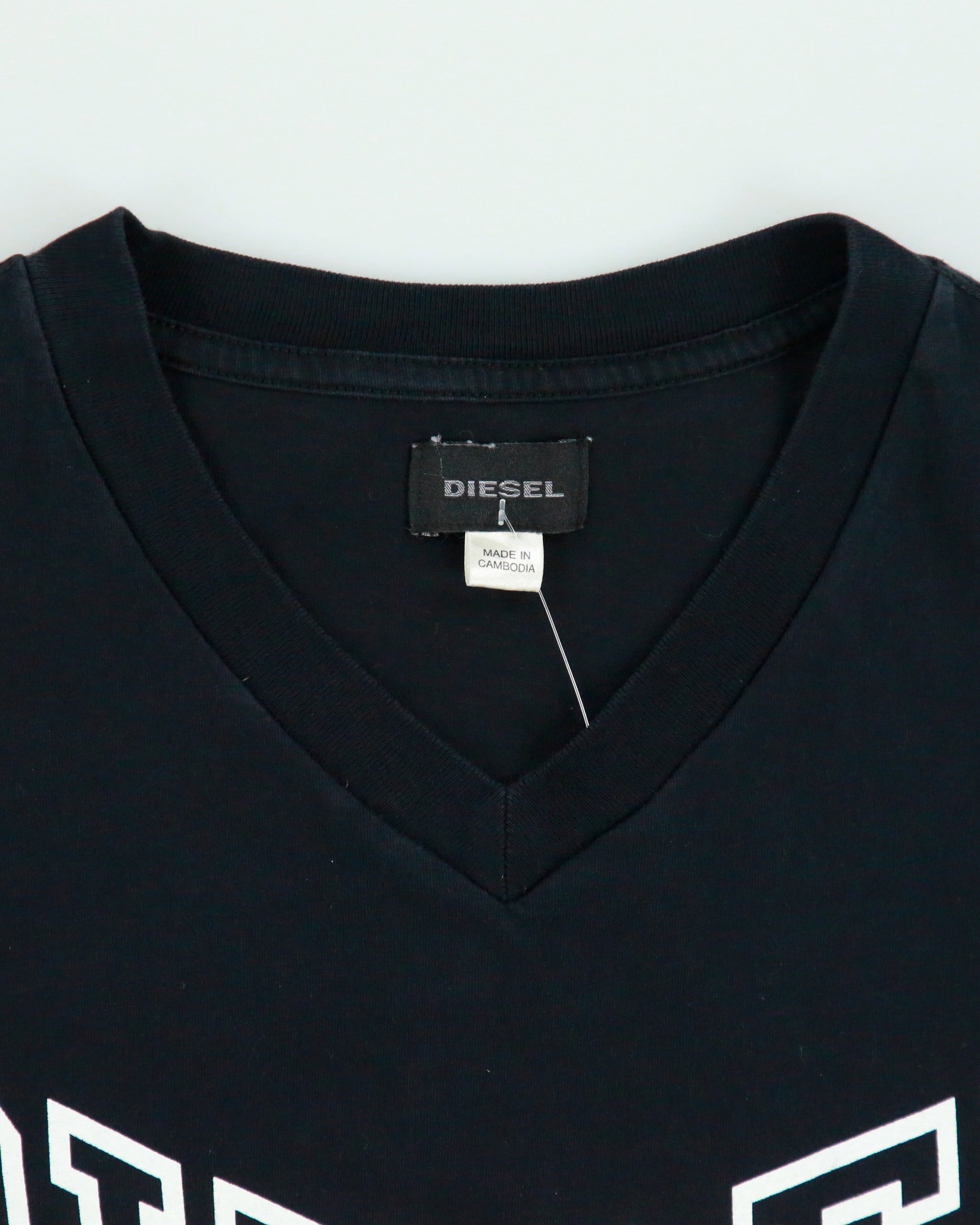 Vintage Diesel Star Spell Out Fitted V-Neck Logo T-Shirt - XL
