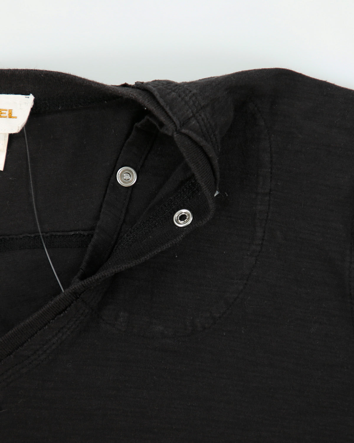 Vintage Y2K 00s Diesel Heavyweight Raw Hem Patch Pocket V-Neck T-Shirt - L