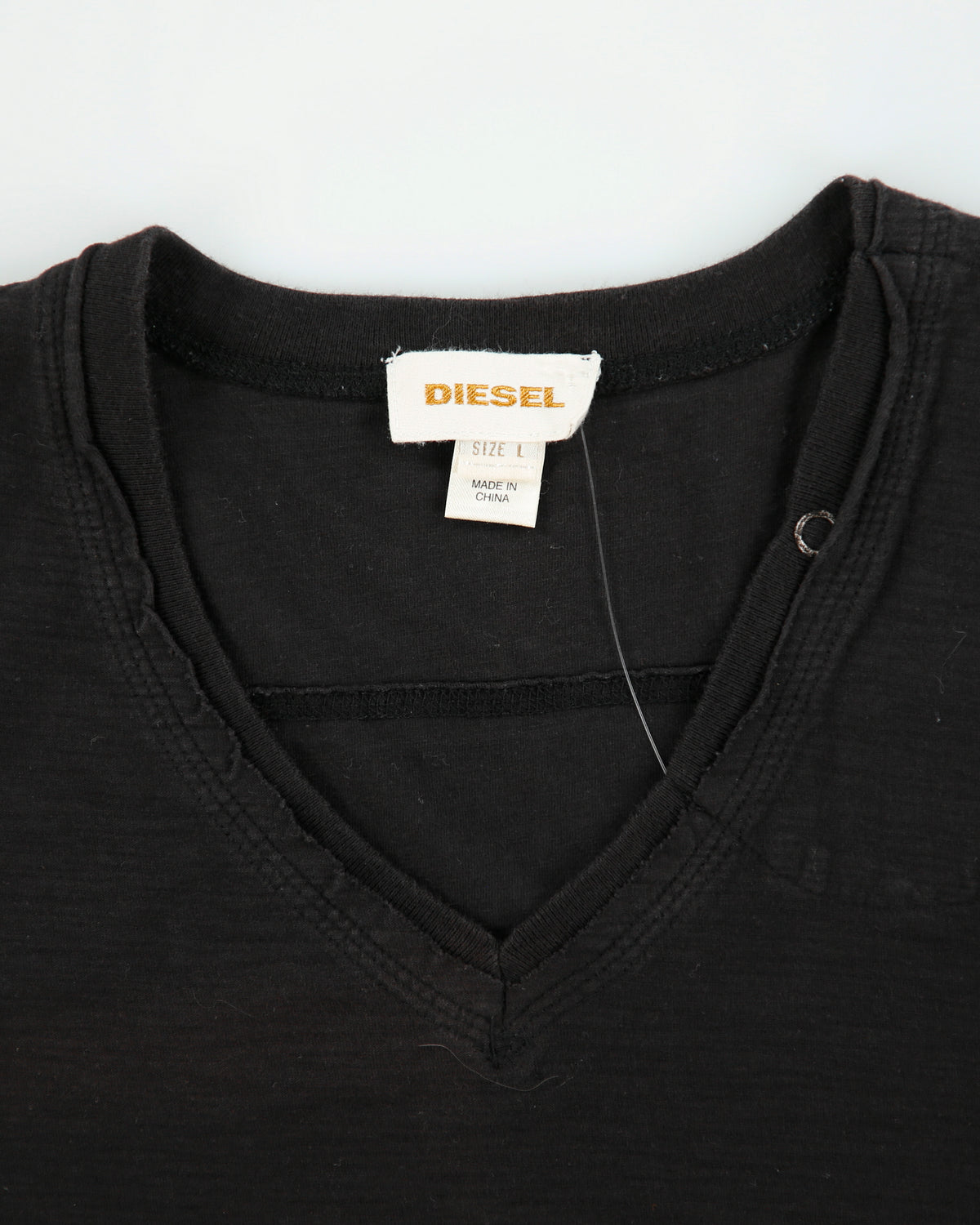 Vintage Y2K 00s Diesel Heavyweight Raw Hem Patch Pocket V-Neck T-Shirt - L