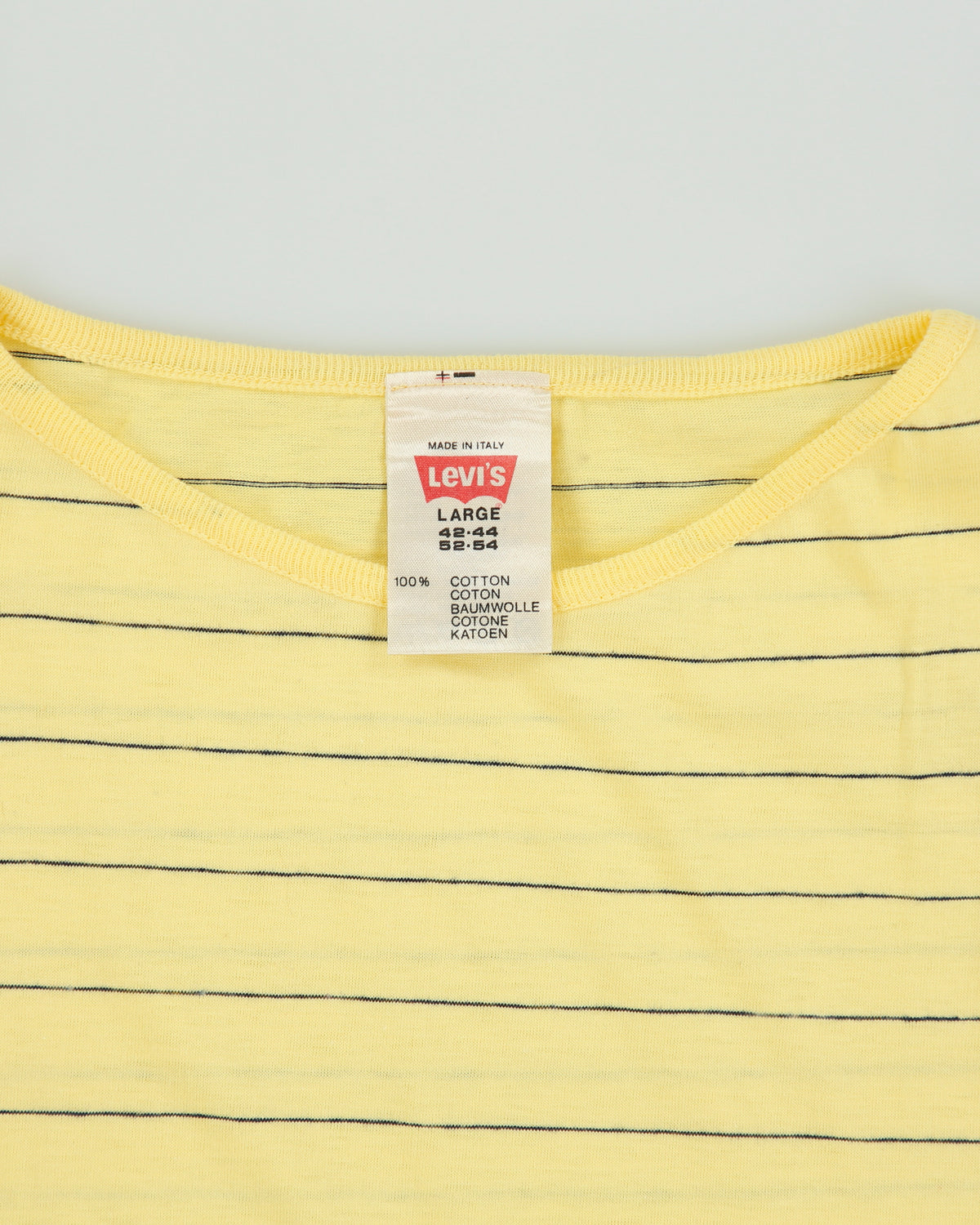 DS Vintage 1990' Levi's Red Batwing Made In Italy Striped Single Stitch Crewneck T-Shirt - L