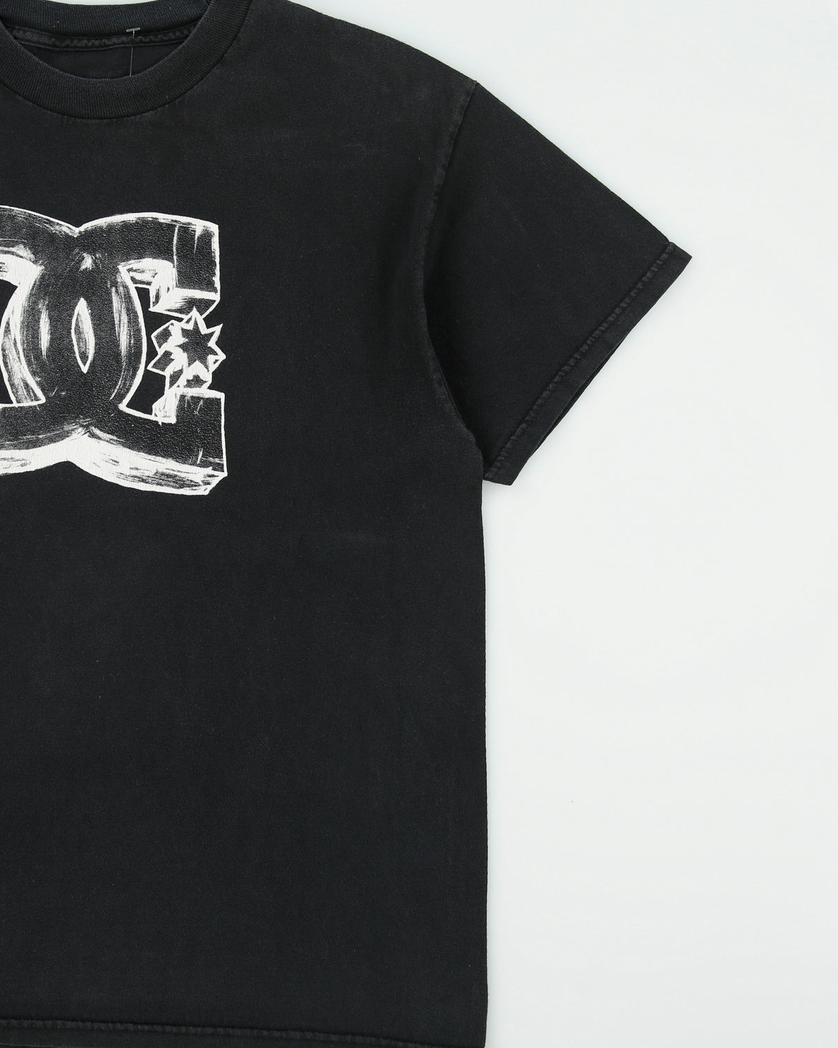 Vintage Y2K 00s DC Shoe Co. 3D Sketch Logo Heavyweight Crewneck T-Shirt - M