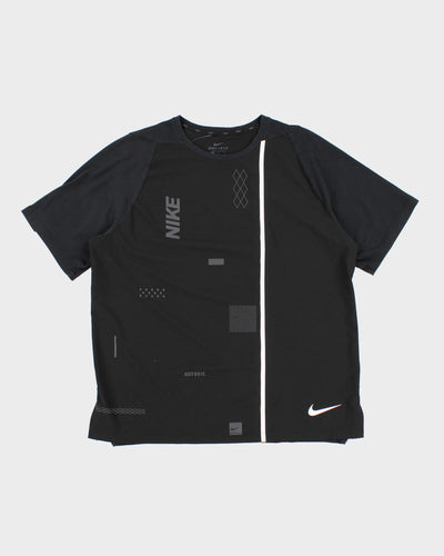 Dry-Fit Nike T-Shirt - M