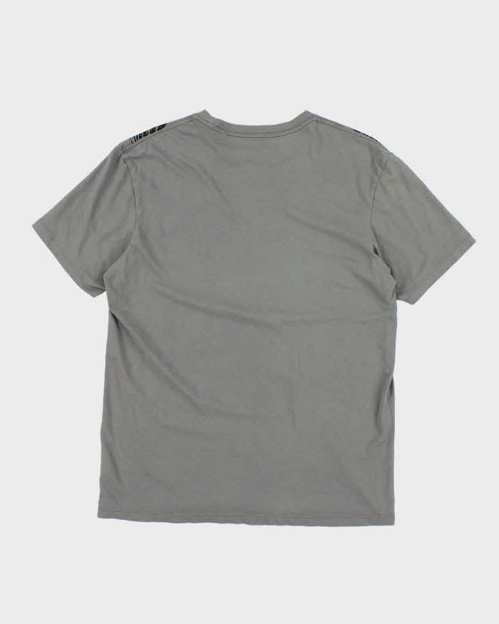 Y2K 00s Guess Graphic T-Shirt - L