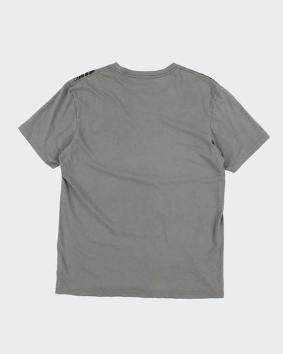 Y2K 00s Guess Graphic T-Shirt - L