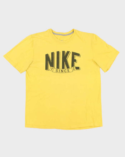Vintage Men's Yellow Nike logo t shirt - L