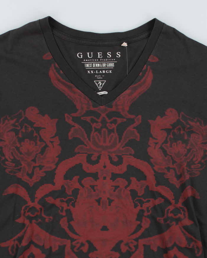 Y2k 00s Guess V-neck T-shirt - XXL