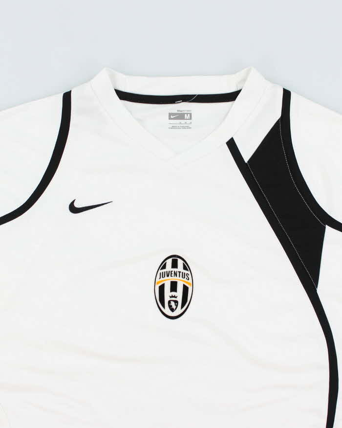 Vintage 2005/06 Juventus Training Shirt - M – Rokit