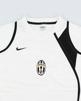 Vintage 2005/06 Juventus Training Shirt - M