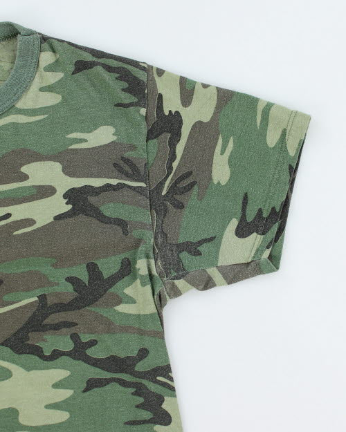 Vintage 90's Camouflage T-Shirt - M