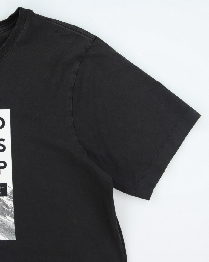 Vintage 2000's Arc'teryx Graphic T-Shirt - S