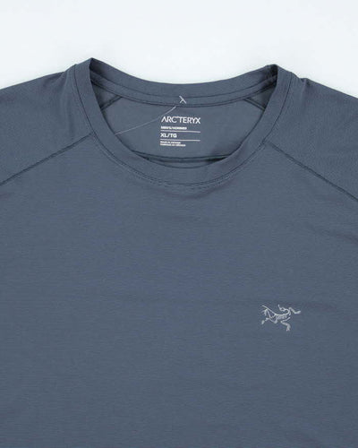 Vintage Arc'teryx Motus Crew Long-sleeved T-Shirt - XL
