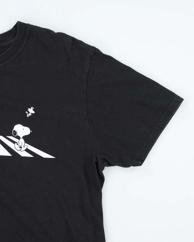 Peanuts Snoopy Abbey Road Parody Graphic T-Shirt - L