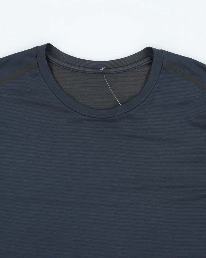 Men's LuluLemon Navy Lightweight Sports T-Shirt - L