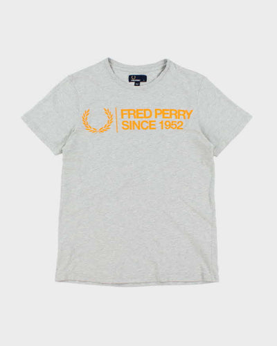 Vintage 2000's Fred Perry Centre Logo T-Shirt - S