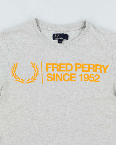 Vintage 2000's Fred Perry Centre Logo T-Shirt - S